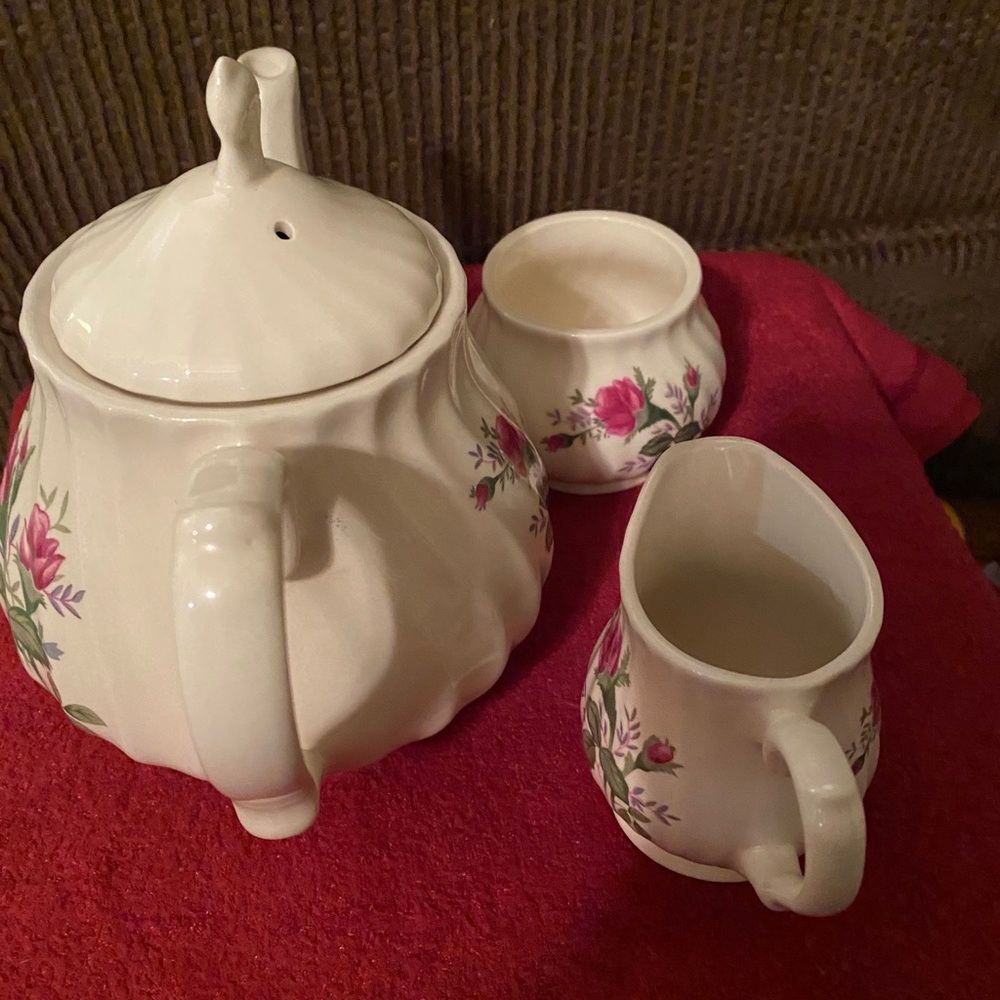 Floral Tea Set - Picture 3 of 6
